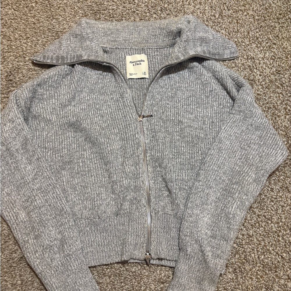 Abercrombie & Fitch Heather Gray zip up Sweater